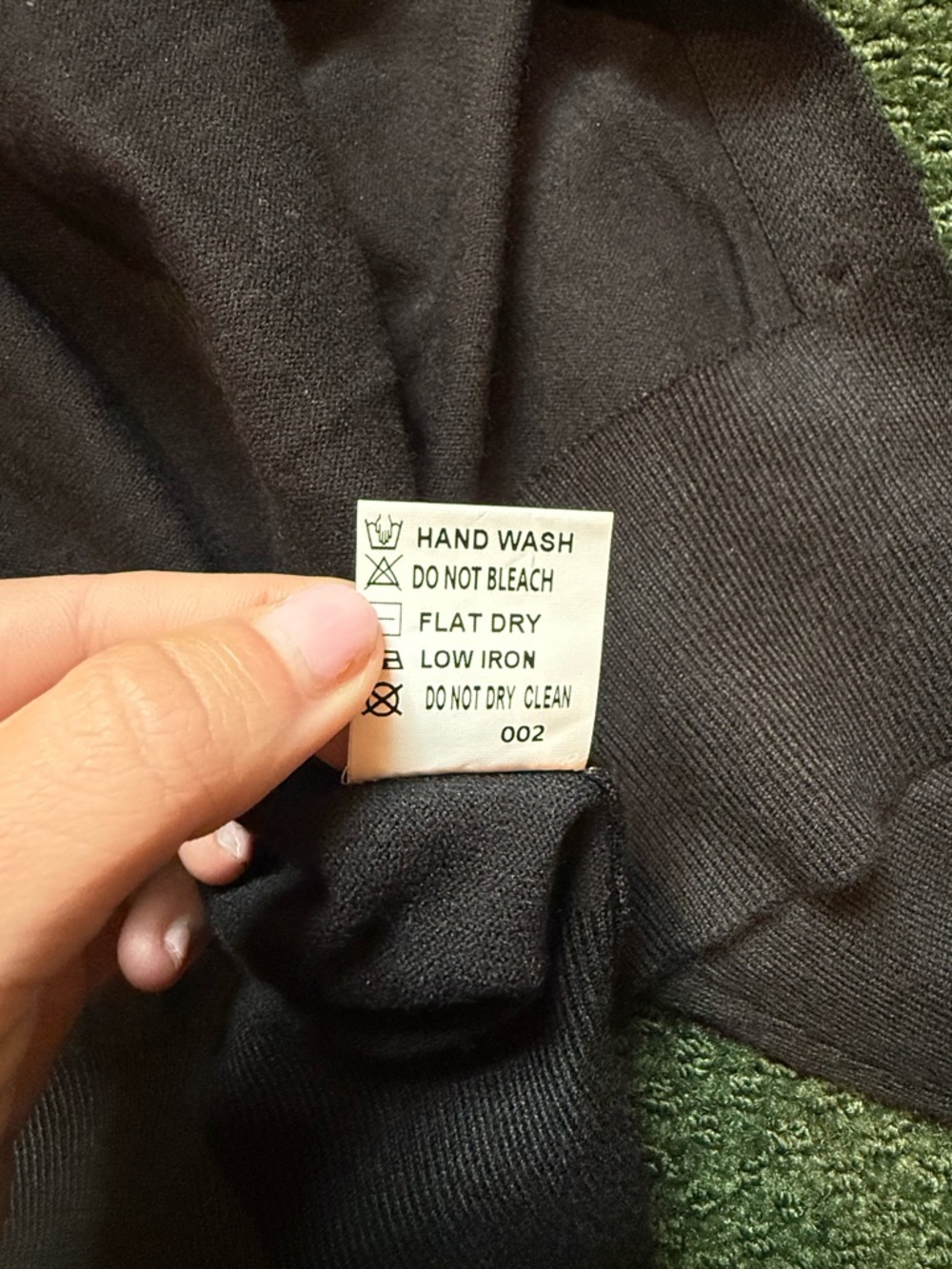 Ahlaray Women's Cropped Cardigan with buttons - Picture 8 of 8